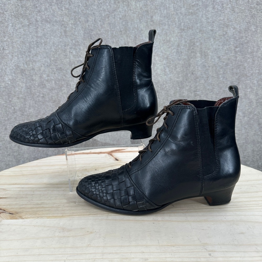 Gorgeous Unisa Flex Ankle Boots 6B Black Woven Lace Leather Low Heel Witchy